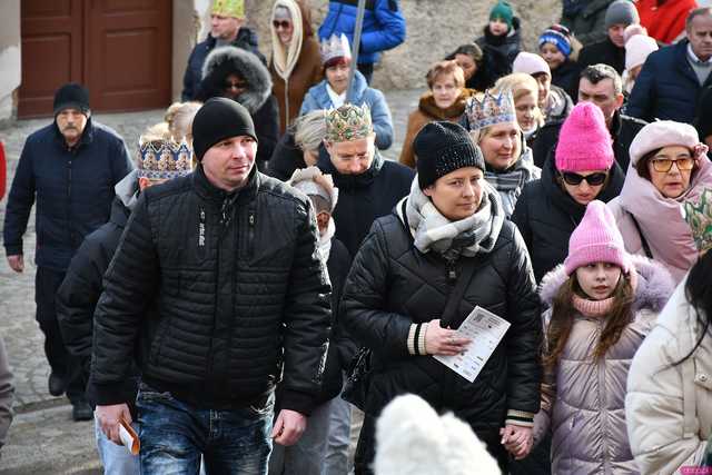 [WIDEO/FOTO] Orszak Trzech Króli przeszedł ulicami Dobromierza