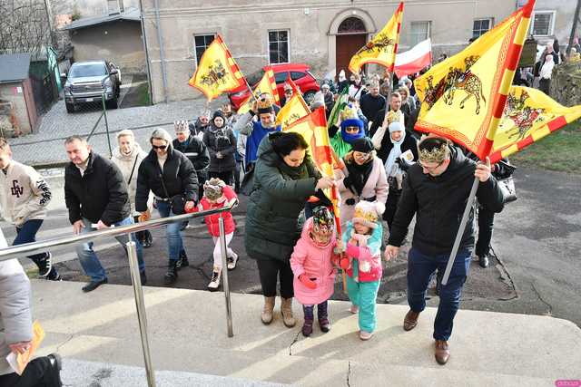 [WIDEO/FOTO] Orszak Trzech Króli przeszedł ulicami Dobromierza