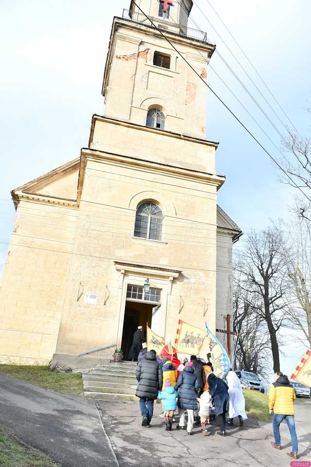 [WIDEO/FOTO] Orszak Trzech Króli przeszedł ulicami Dobromierza