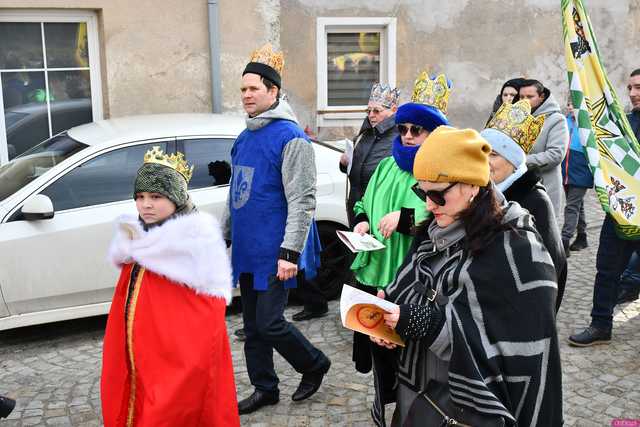 [WIDEO/FOTO] Orszak Trzech Króli przeszedł ulicami Dobromierza