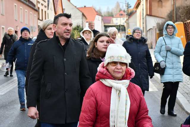 [WIDEO/FOTO] Orszak Trzech Króli przeszedł ulicami Dobromierza