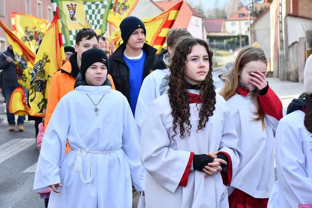 [WIDEO/FOTO] Orszak Trzech Króli przeszedł ulicami Dobromierza