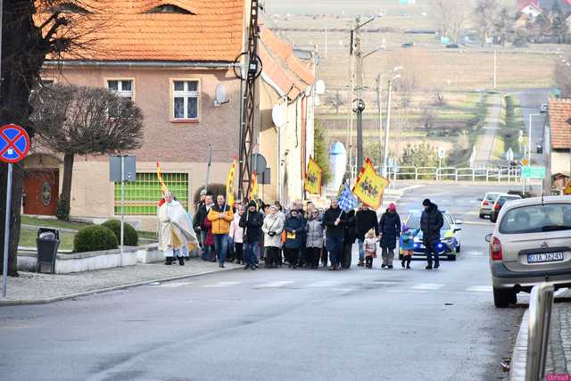 [WIDEO/FOTO] Orszak Trzech Króli przeszedł ulicami Dobromierza