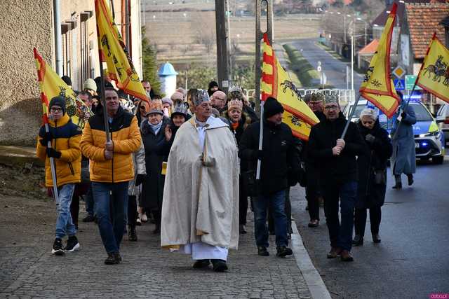 [WIDEO/FOTO] Orszak Trzech Króli przeszedł ulicami Dobromierza
