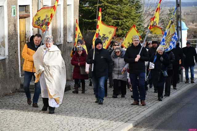 [WIDEO/FOTO] Orszak Trzech Króli przeszedł ulicami Dobromierza