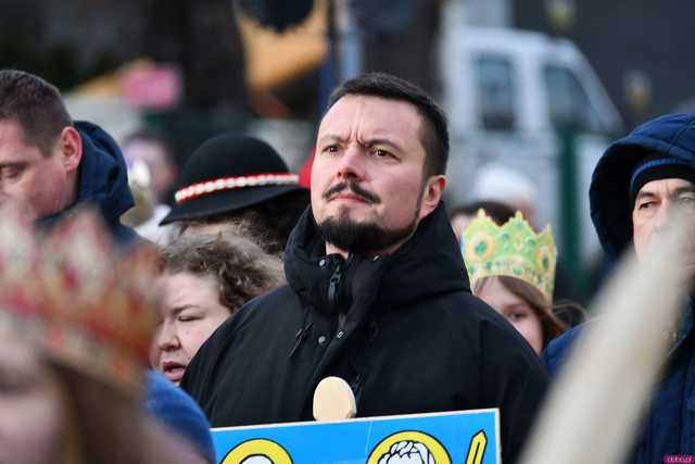 [WIDEO/FOTO] Trzej Królowie przybyli do Strzegomia. Przez miasto przeszedł uroczysty orszak