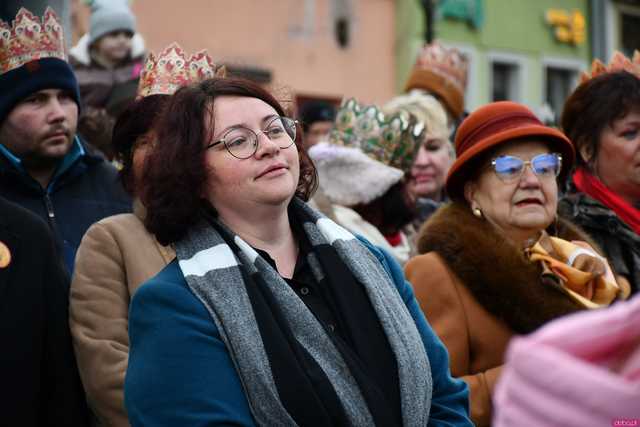 [WIDEO/FOTO] Trzej Królowie przybyli do Strzegomia. Przez miasto przeszedł uroczysty orszak