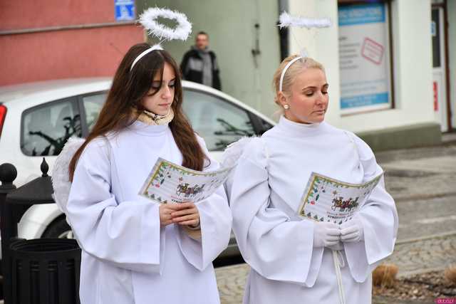 [WIDEO/FOTO] Trzej Królowie przybyli do Strzegomia. Przez miasto przeszedł uroczysty orszak