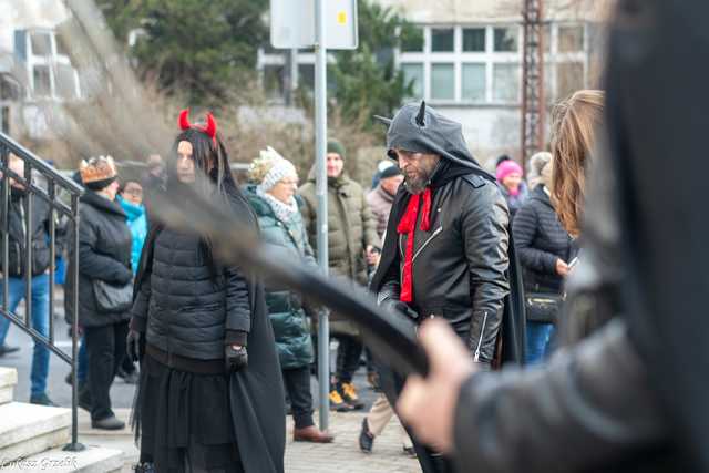 [WIDEO/FOTO] Trzej Królowie przybyli do Strzegomia. Przez miasto przeszedł uroczysty orszak