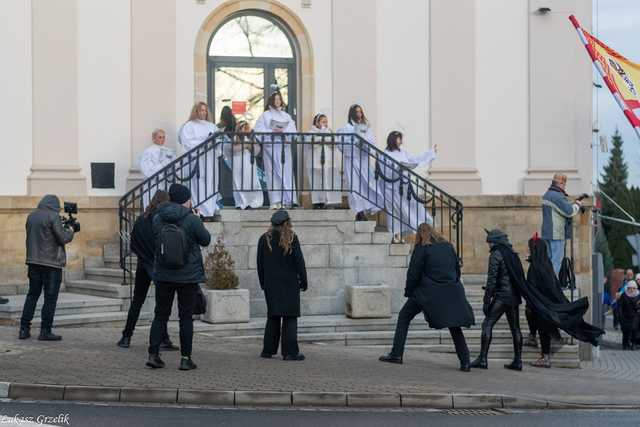 [WIDEO/FOTO] Trzej Królowie przybyli do Strzegomia. Przez miasto przeszedł uroczysty orszak
