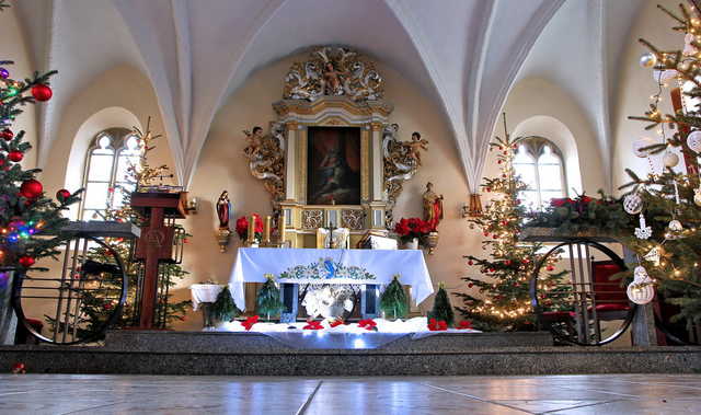 [FOTO] Kościół w Gniewkowie z nowymi witrażami