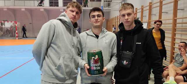 [FOTO] Licytacje, kiermasz, turniej piłkarski. W Jaworzynie Śląskiej zebrali dla chorej Oliwki sporą sumę pieniędzy 