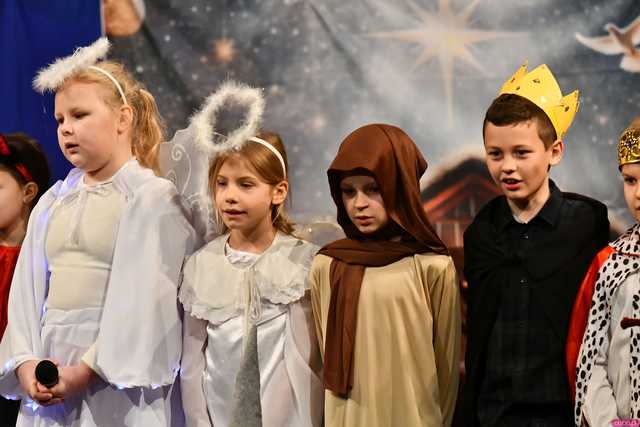 [FOTO] Ruszył XXXII Przegląd Zespołów Kolędniczych. Występują przedszkolaki i uczniowie ze Świdnicy i Witoszowa Dolnego
