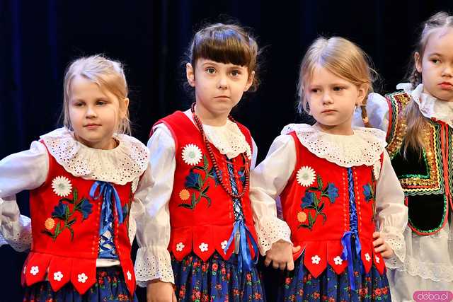 [FOTO] Ruszył XXXII Przegląd Zespołów Kolędniczych. Występują przedszkolaki i uczniowie ze Świdnicy i Witoszowa Dolnego