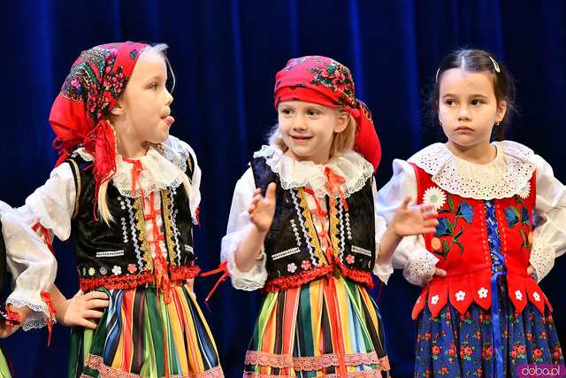 [FOTO] Ruszył XXXII Przegląd Zespołów Kolędniczych. Występują przedszkolaki i uczniowie ze Świdnicy i Witoszowa Dolnego