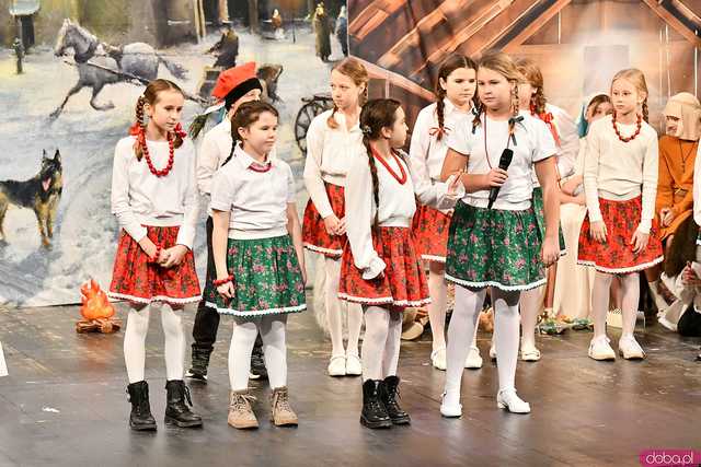 [FOTO] Ruszył XXXII Przegląd Zespołów Kolędniczych. Występują przedszkolaki i uczniowie ze Świdnicy i Witoszowa Dolnego