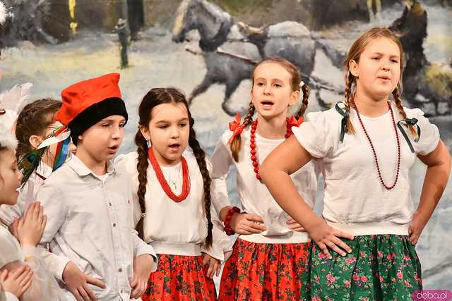 [FOTO] Ruszył XXXII Przegląd Zespołów Kolędniczych. Występują przedszkolaki i uczniowie ze Świdnicy i Witoszowa Dolnego
