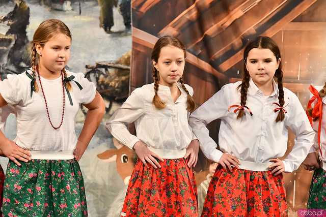 [FOTO] Ruszył XXXII Przegląd Zespołów Kolędniczych. Występują przedszkolaki i uczniowie ze Świdnicy i Witoszowa Dolnego