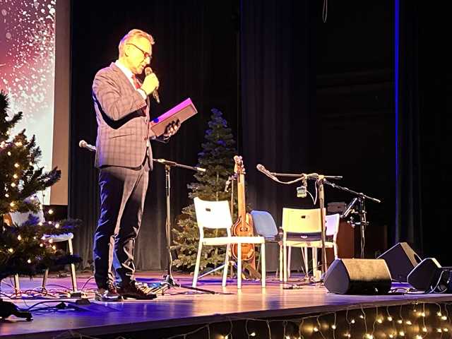 Sala pękała w szwach! Polskie kolędy w rockowych aranżacjach Grzegorza Wilka
