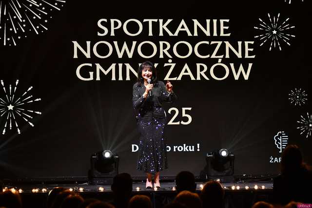 [WIDEO/FOTO] Pełna sala, podniosła atmosfera i występ gwiazdy podczas Spotkania Noworocznego w Żarowie