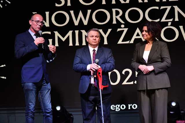 [WIDEO/FOTO] Pełna sala, podniosła atmosfera i występ gwiazdy podczas Spotkania Noworocznego w Żarowie