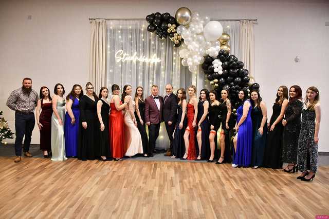 [FOTO] Ten wieczór zapamiętają na zawsze! Maturzyści z Hotelarki bawili się na balu studniówkowym