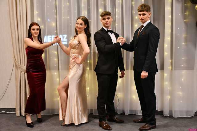 [FOTO] Ten wieczór zapamiętają na zawsze! Maturzyści z Hotelarki bawili się na balu studniówkowym