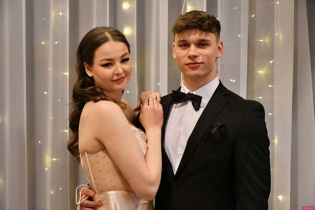 [FOTO] Ten wieczór zapamiętają na zawsze! Maturzyści z Hotelarki bawili się na balu studniówkowym