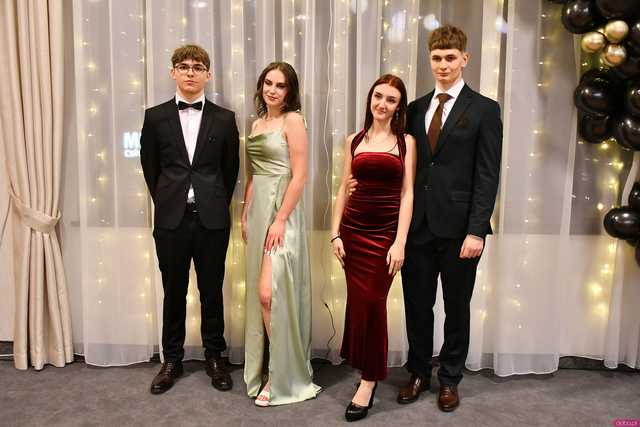[FOTO] Ten wieczór zapamiętają na zawsze! Maturzyści z Hotelarki bawili się na balu studniówkowym