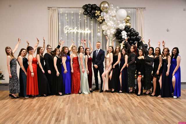 [FOTO] Ten wieczór zapamiętają na zawsze! Maturzyści z Hotelarki bawili się na balu studniówkowym