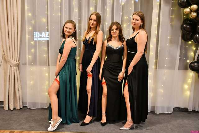[FOTO] Ten wieczór zapamiętają na zawsze! Maturzyści z Hotelarki bawili się na balu studniówkowym
