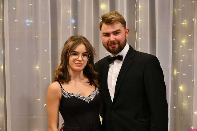 [FOTO] Ten wieczór zapamiętają na zawsze! Maturzyści z Hotelarki bawili się na balu studniówkowym
