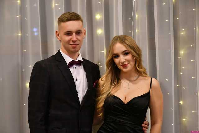 [FOTO] Ten wieczór zapamiętają na zawsze! Maturzyści z Hotelarki bawili się na balu studniówkowym
