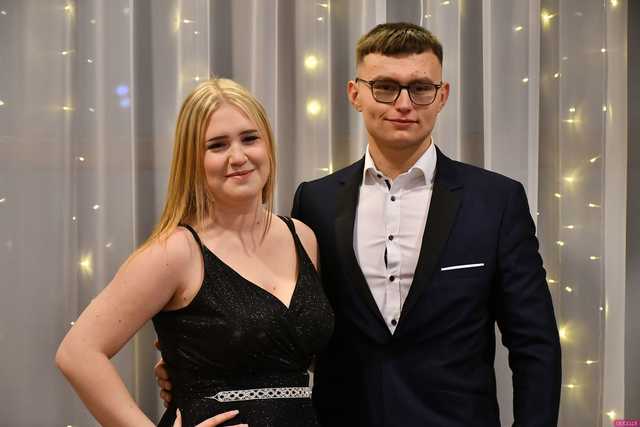 [FOTO] Ten wieczór zapamiętają na zawsze! Maturzyści z Hotelarki bawili się na balu studniówkowym