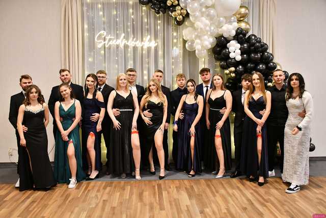 [FOTO] Ten wieczór zapamiętają na zawsze! Maturzyści z Hotelarki bawili się na balu studniówkowym