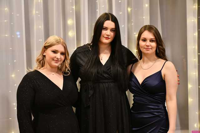 [FOTO] Ten wieczór zapamiętają na zawsze! Maturzyści z Hotelarki bawili się na balu studniówkowym