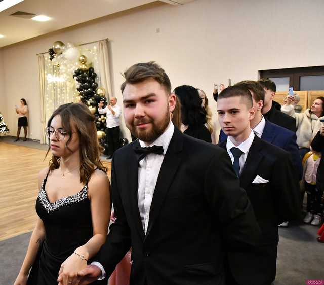 [FOTO] Ten wieczór zapamiętają na zawsze! Maturzyści z Hotelarki bawili się na balu studniówkowym