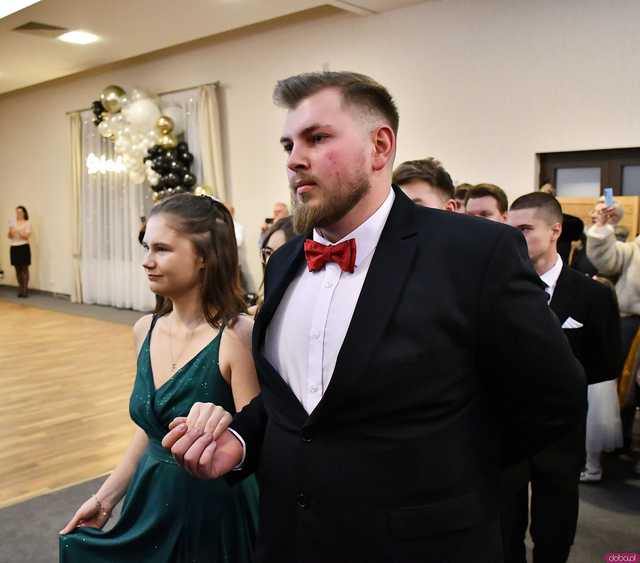 [FOTO] Ten wieczór zapamiętają na zawsze! Maturzyści z Hotelarki bawili się na balu studniówkowym