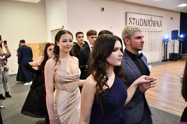 [FOTO] Ten wieczór zapamiętają na zawsze! Maturzyści z Hotelarki bawili się na balu studniówkowym
