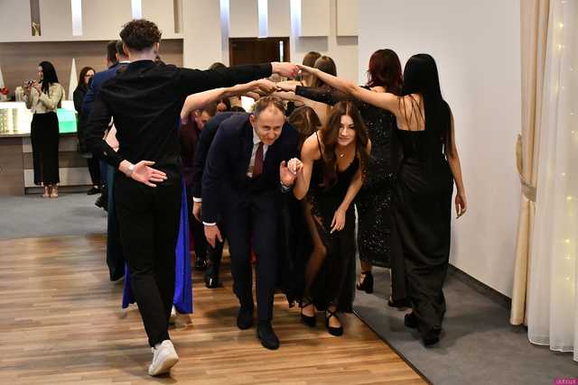 [FOTO] Ten wieczór zapamiętają na zawsze! Maturzyści z Hotelarki bawili się na balu studniówkowym