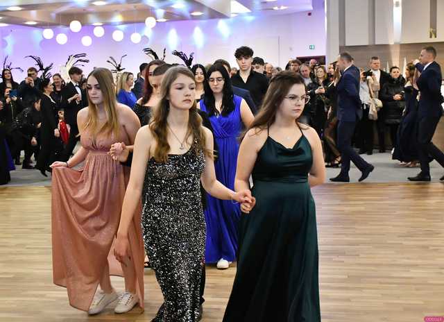 [FOTO] Ten wieczór zapamiętają na zawsze! Maturzyści z Hotelarki bawili się na balu studniówkowym