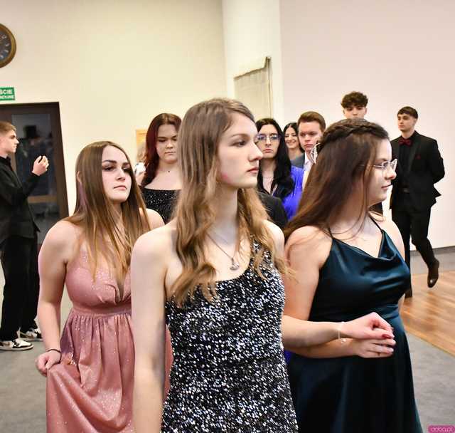 [FOTO] Ten wieczór zapamiętają na zawsze! Maturzyści z Hotelarki bawili się na balu studniówkowym