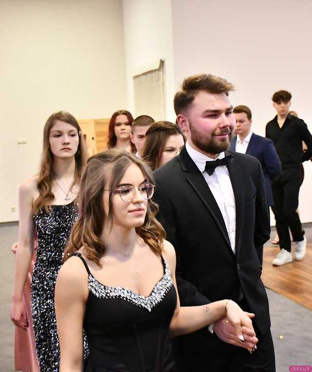 [FOTO] Ten wieczór zapamiętają na zawsze! Maturzyści z Hotelarki bawili się na balu studniówkowym