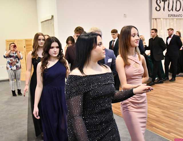 [FOTO] Ten wieczór zapamiętają na zawsze! Maturzyści z Hotelarki bawili się na balu studniówkowym