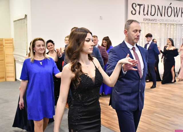 [FOTO] Ten wieczór zapamiętają na zawsze! Maturzyści z Hotelarki bawili się na balu studniówkowym