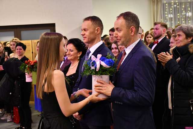 [FOTO] Ten wieczór zapamiętają na zawsze! Maturzyści z Hotelarki bawili się na balu studniówkowym