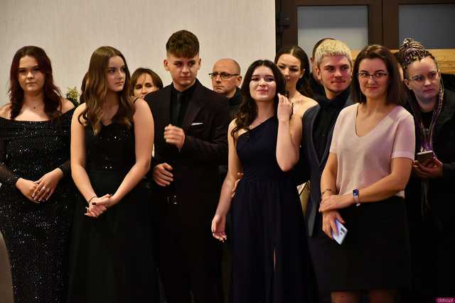 [FOTO] Ten wieczór zapamiętają na zawsze! Maturzyści z Hotelarki bawili się na balu studniówkowym