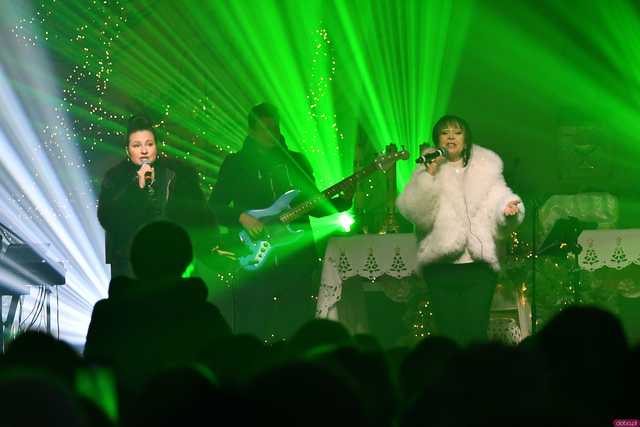 [WIDEO/FOTO] Izabela Trojanowska wystąpiła w Dobromierzu. Za nami XII Koncert Kolęd 