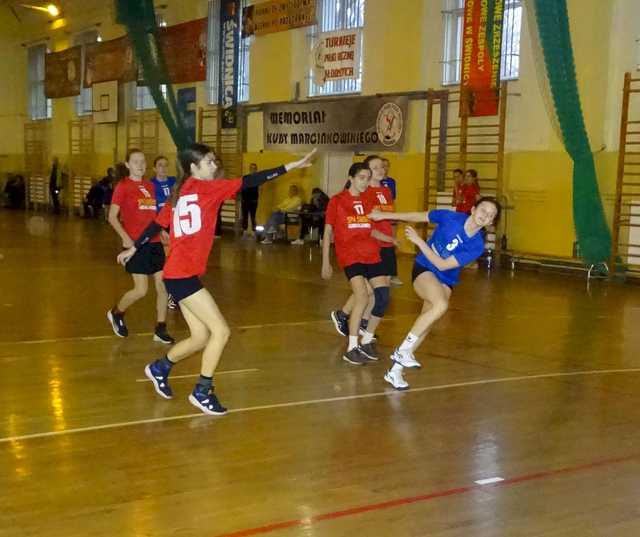 [FOTO] Za nami turniej szczypiornistek w Świdnicy