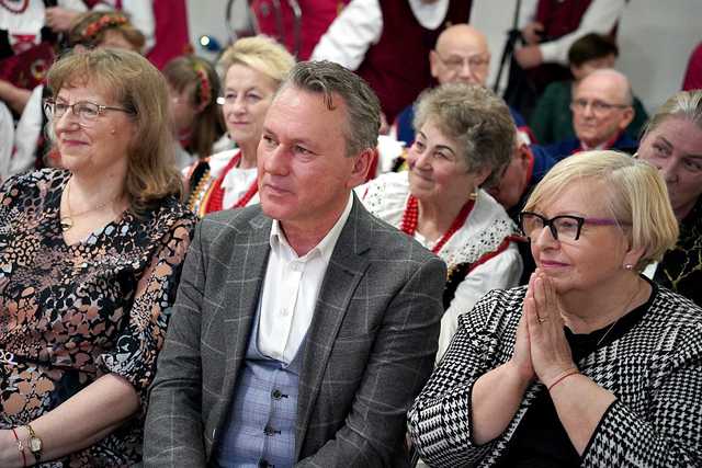 [FOTO] Po raz jedenasty kolędowali w witoszowskiej leśniczówce
